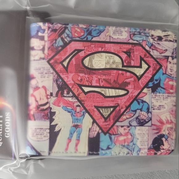 Superman Wallet - Picture 4 of 16